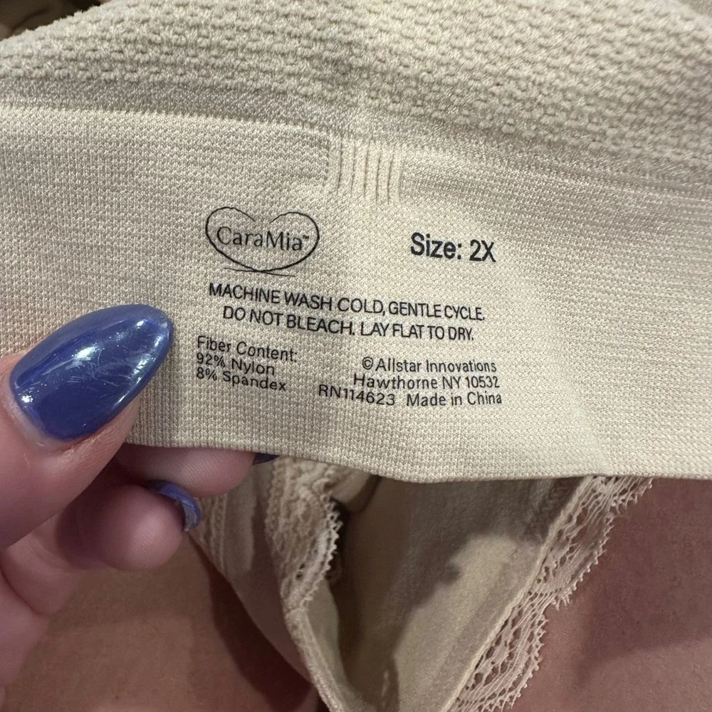 CaraMia Women Beige Lace Wireless‎ Lift Bra Cross Front Adjustable Straps 2X